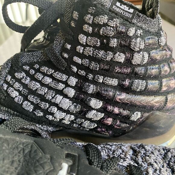 NIKE Lebron 17 “In the Arena” BQ3177-002 Basketball Shoes Size 11 - Picture 13 of 13